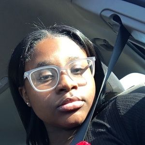 Meet your Posher, Cami